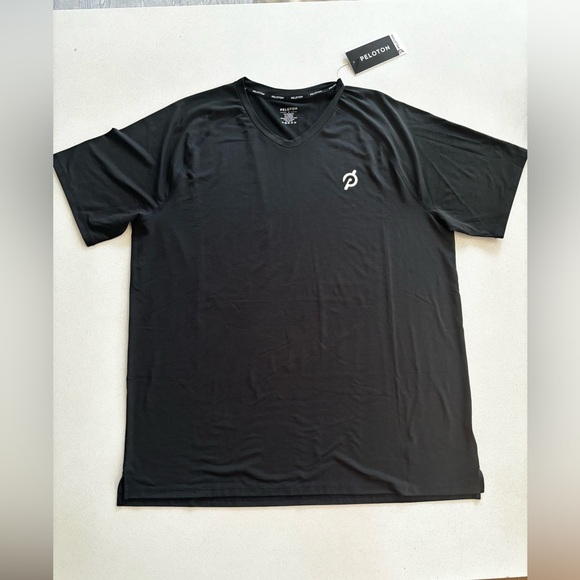 Peloton Men’s Tech Classic V-neck Short Sleeve - Picture 7 of 7